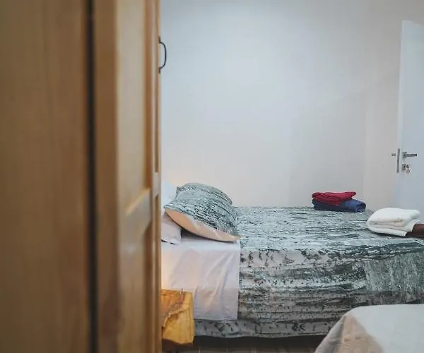 לינה וארוחת בוקר Ulivo Design